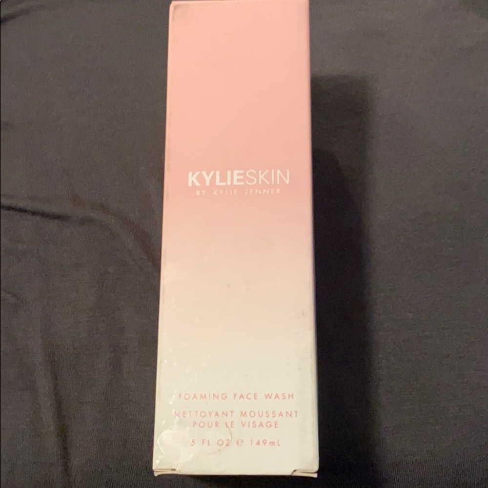 Kylie Skin Foaming Face Wash